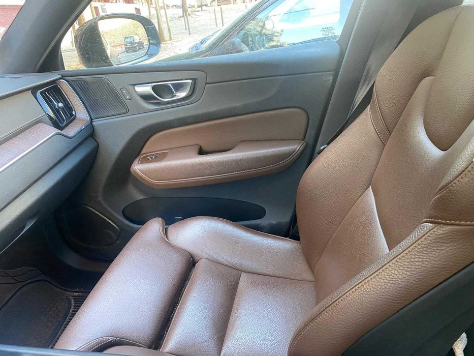 Volvo XC60 2.0 B4 Diesel Mild-Hybrid Momentum Pro AWD — photo 5