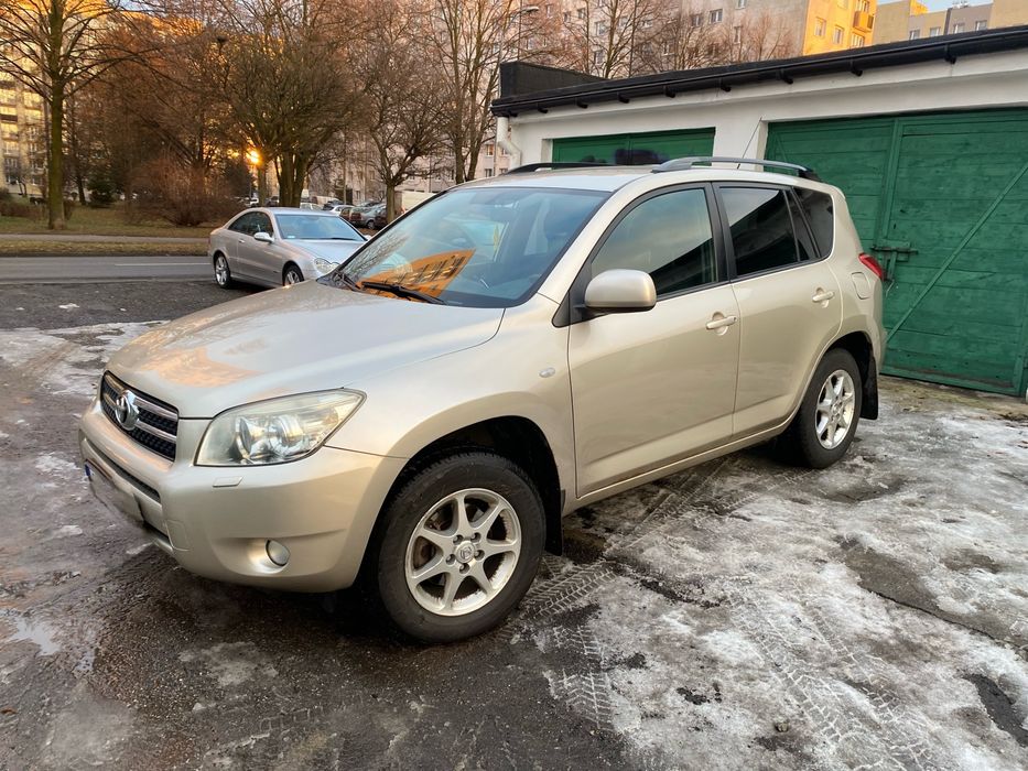 Toyota RAV4 2,0, LPG-BRC, 4x4, hak, 2 kpl. kół alu