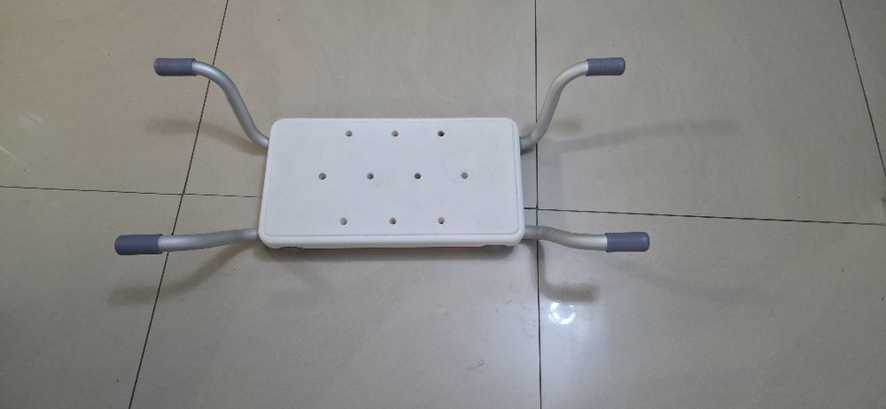 Ławeczka rehabilitacyjna do wanny