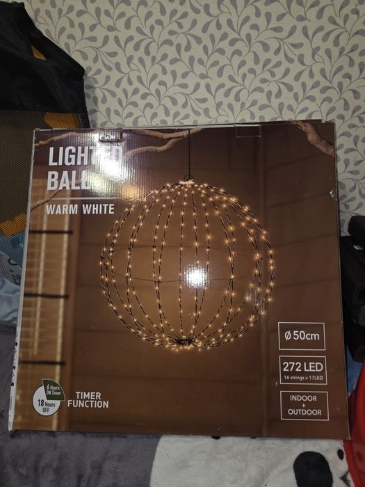 Шари новодние 2х размеров.