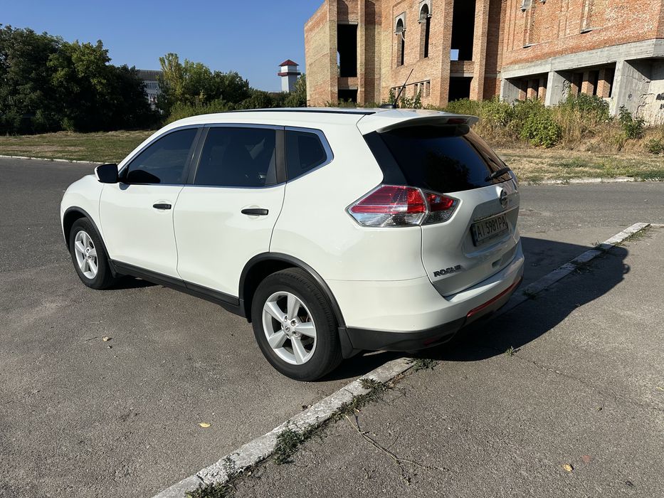 Nissan Rogue S 2015 — доглянутий сімейний автомобіль