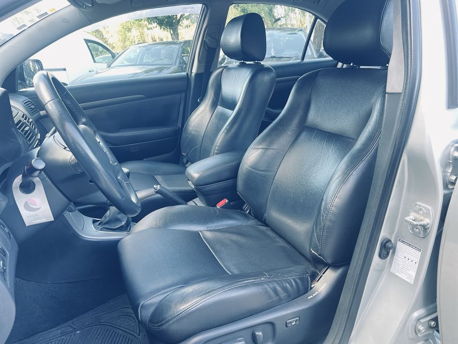 Toyota Avensis 2.0D4d sol - Ano 2007/05