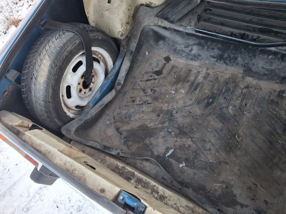 Продам 21 06 . В хорошому .
Шепче.мост не воє машинка не