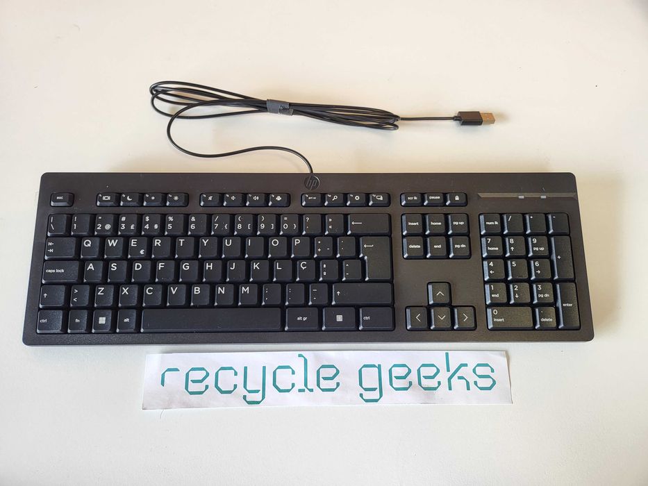Desktop HP Rápido (Intel i5 13ª Ger. | 16GB RAM | 512GB NVM | 2TB HDD | Win 11) + Teclado e Rato