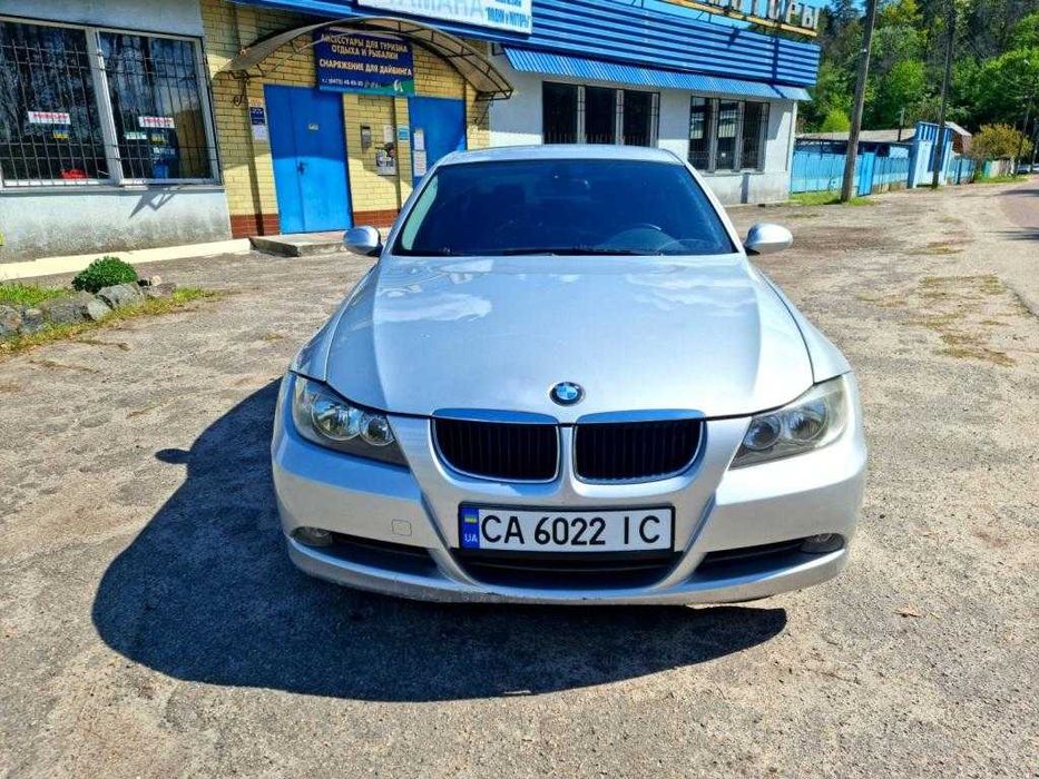 автомобіль BMW e90