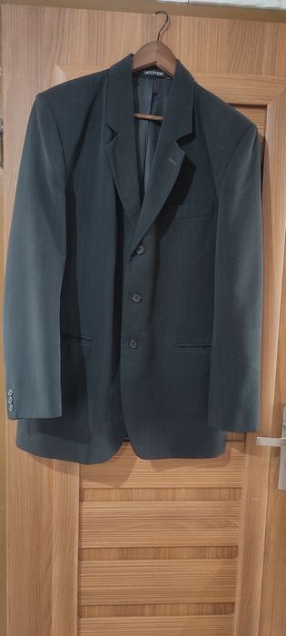 Modny garnitur Recman rozm L-Xl. Wzrost  182 cm obwód pasa  92 .