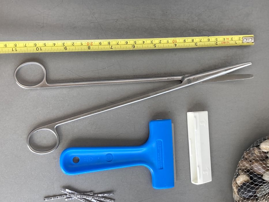 Tesoura aquário e raspador