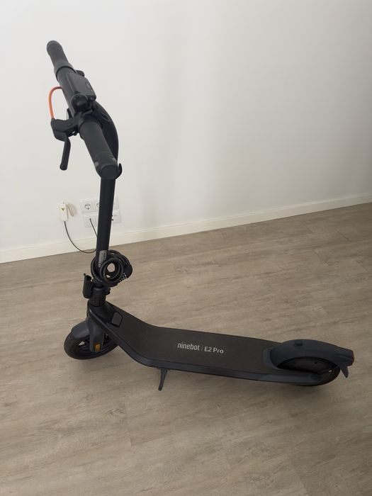 Ninebot E2 Pro trotinet