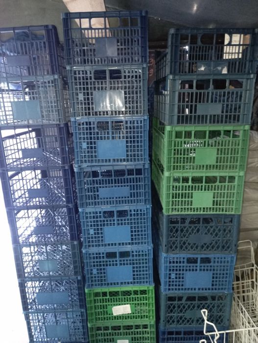 Продам пласмасові ящики.