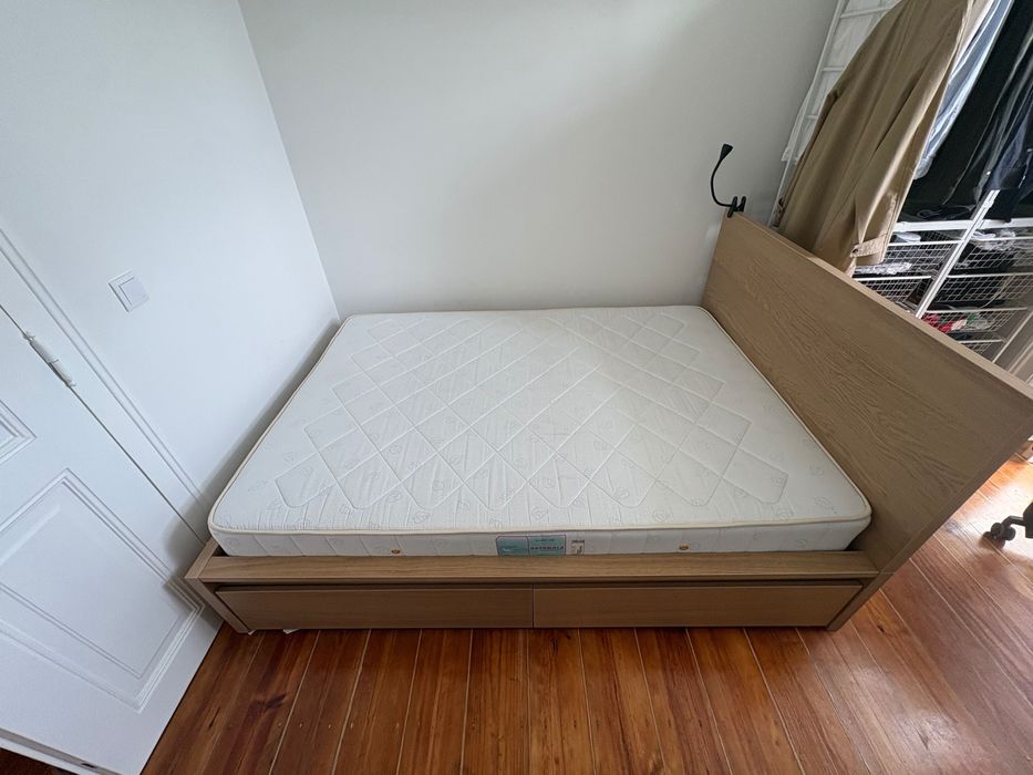 Cama + Colchão 140x200 – IKEA | Como novo