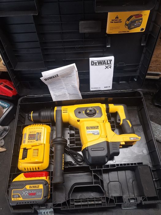 Młot udarowy akumulatorowy DCH481 **ZESTAW**