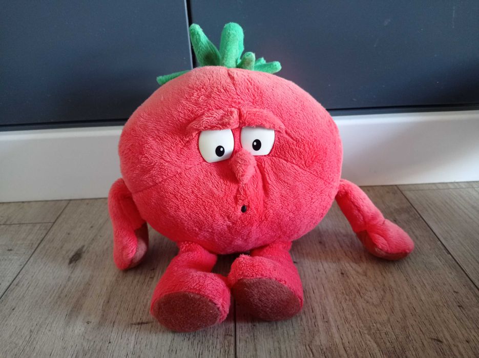Maskotka z Biedronki Pomidor