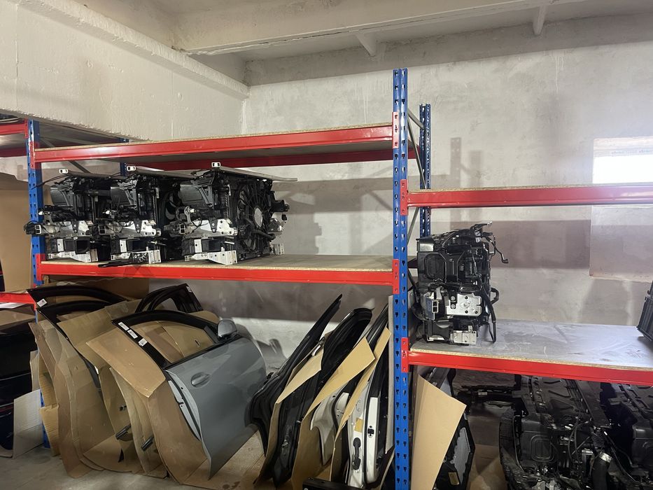 Передня панель телевізор радіатори BMW G05 G06 G07 X5 X6 X7 LCI