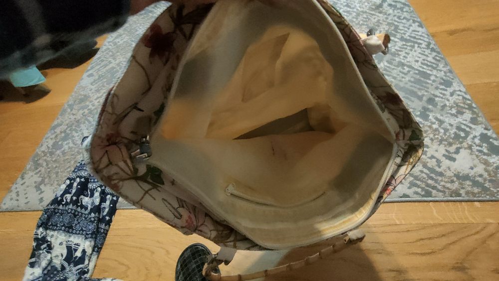 Mam torebka damska z drewnianymi uszami