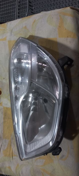 Продам передние фары Рено Докер,Лоджи.