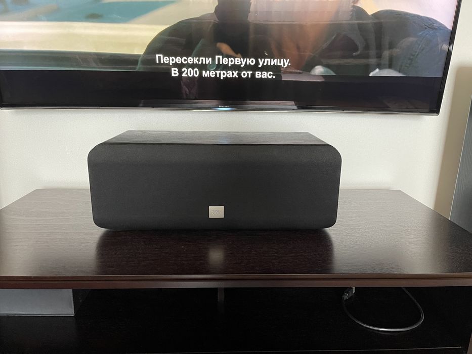 Центральный динамик JBL LC1