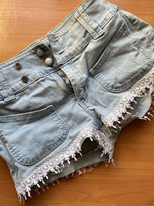 Шорти на літо жіночі