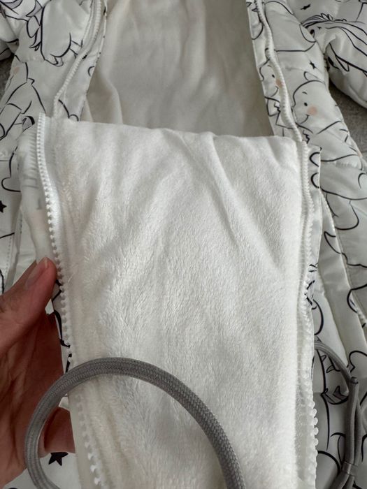 Cool Club, Kombinezon dziecięcy z kapturem, ecru, Kubuś Puchatek 74