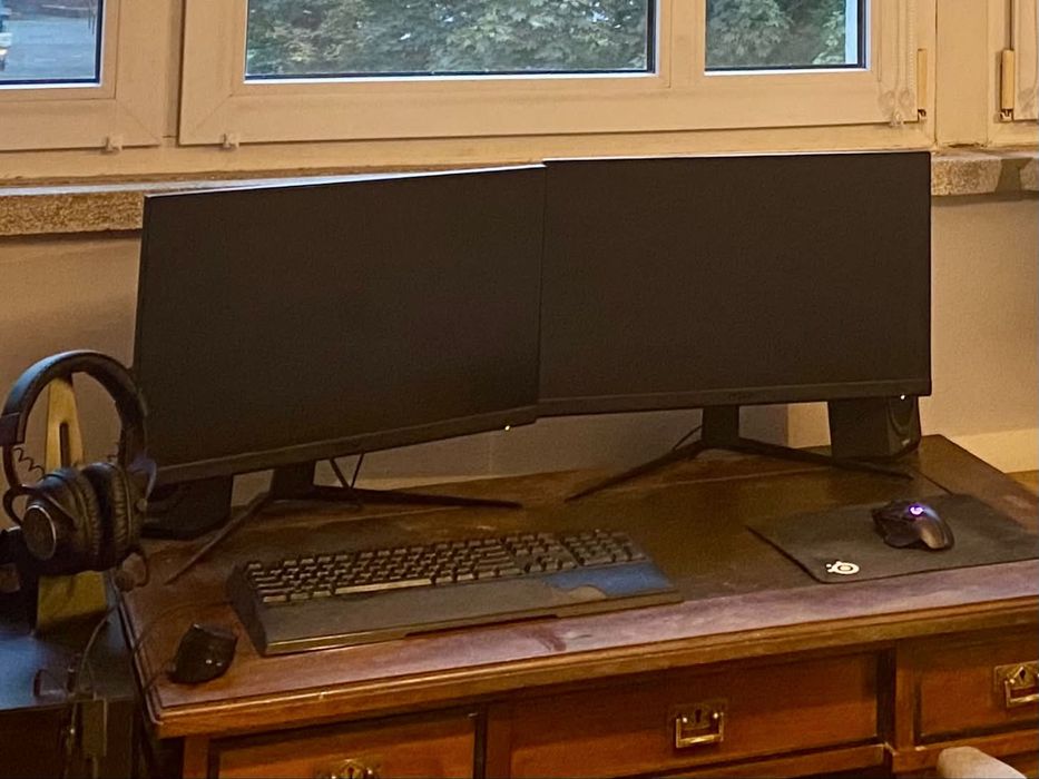 2 monitory MSI Optix