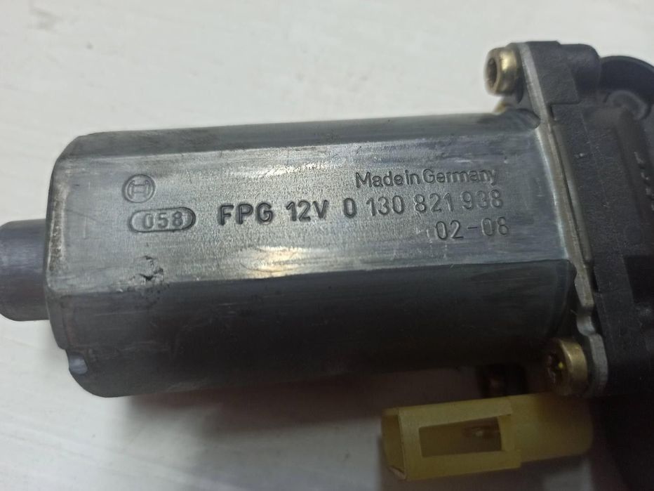 MOTOR ELEVADOR DE VIDRO FRONTAL ESQUERDO FORD FUSION 2002 -0130821938