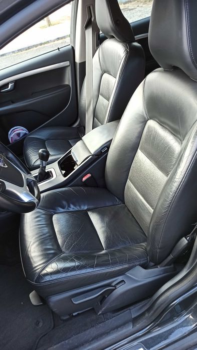 Volvo V70 1.6 2010 – Avariado