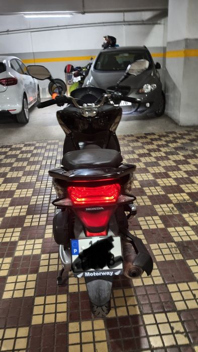 Honda PCX 2018 impecável