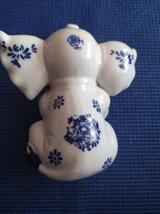 Słoń porcelanowy 14cm x 8cm