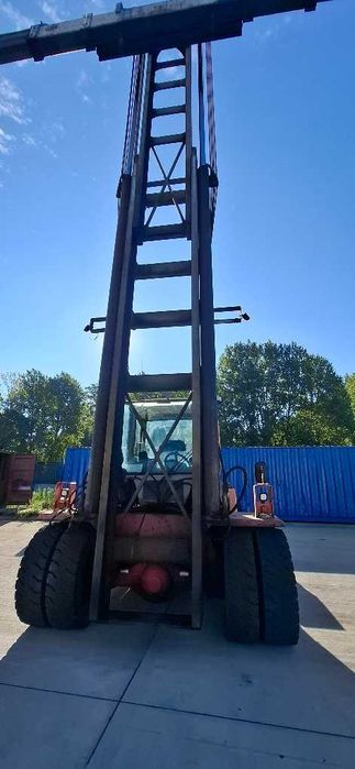 Kalmar szpreder DCD 160-12 do przeładunku pustych kontenerów