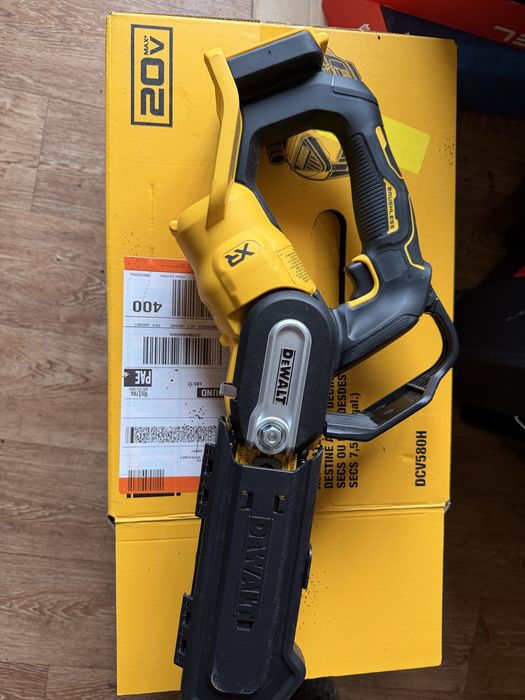 Електро пилка Dewalt dccs623