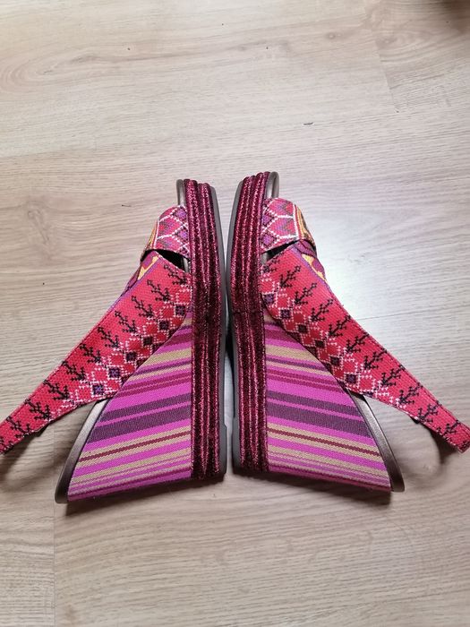 Sandały na koturnie Geox Respira 37