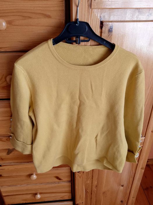 Musztardowy sweter