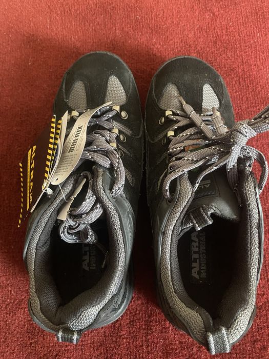 Кросівки     робочі