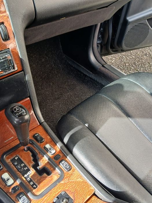Mercedes-Benz 200 — fotografia 7