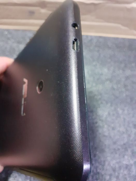 Планшет Asus MeMo Pad 7 K012