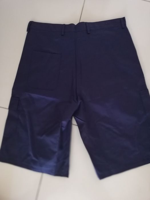 Calção multibolsos azul tamanho 42