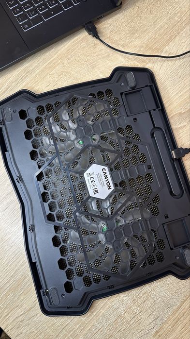 Підставка-Охолоджувач для ноутбука Canyon CNE-HNS03(2 + LED + USB-хаб)