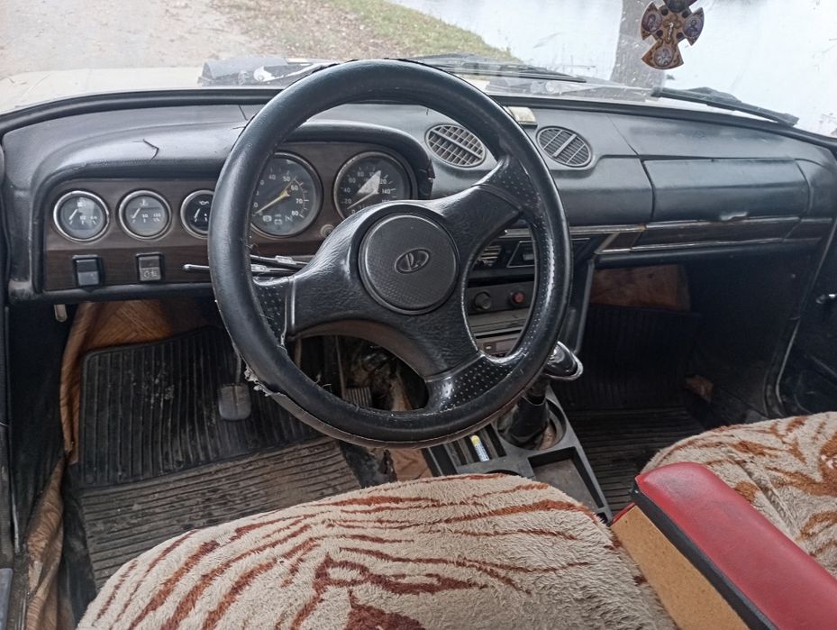 Легковий автомобіль ВАЗ 2106