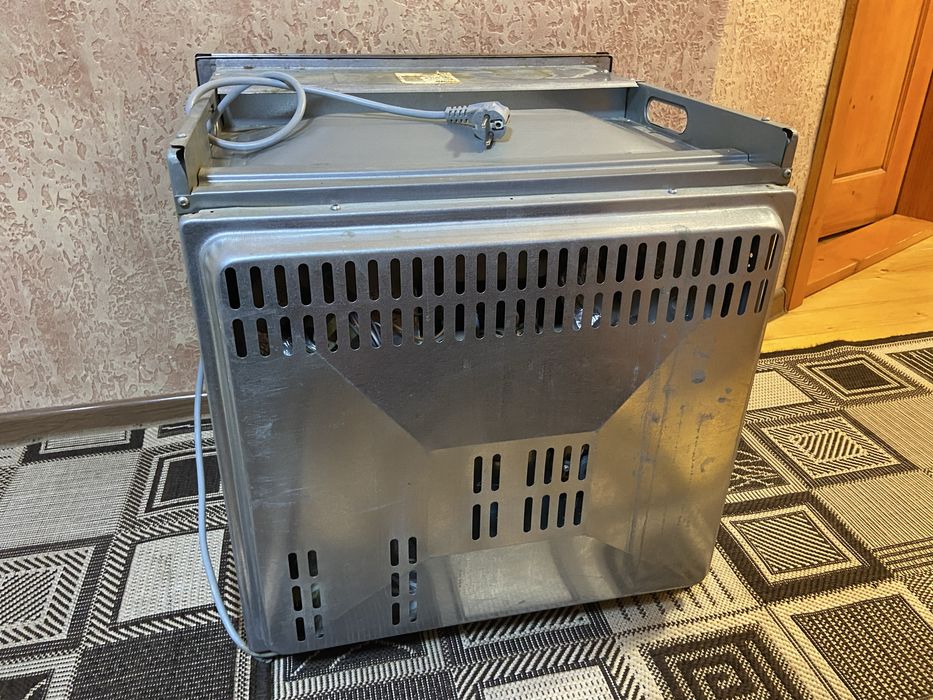 Вмонтована духовка Electrolux