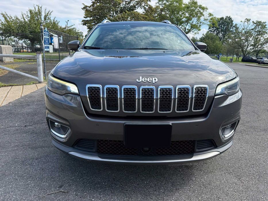 Jeep Cherokee      2021