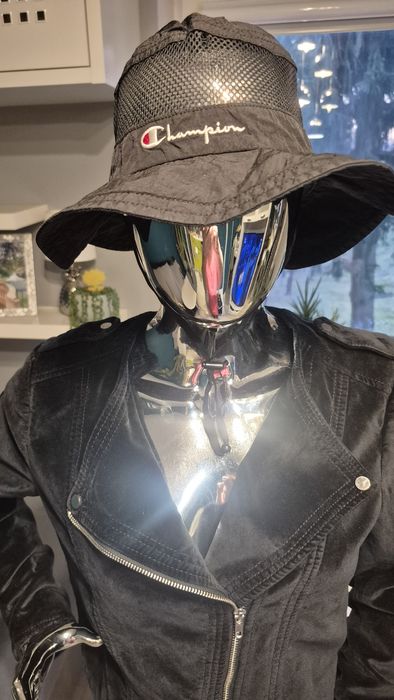 Czarny kapelusz champion