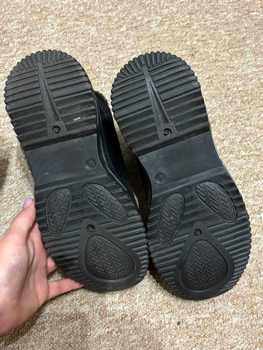 Продам зимние ботинки унисекс