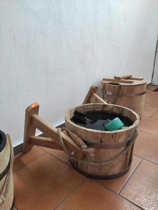 Відро дерев'яне, водопади