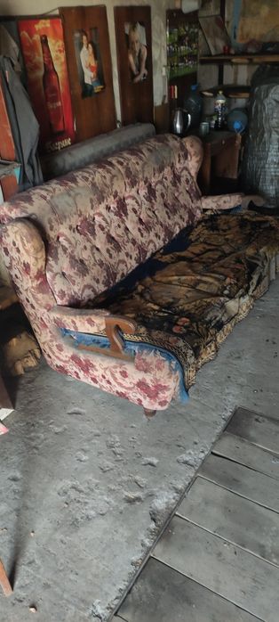 Кровать железная,диван, матрас, перина