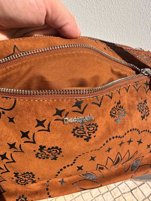 Mala tiracolo Desigual em bom estado!