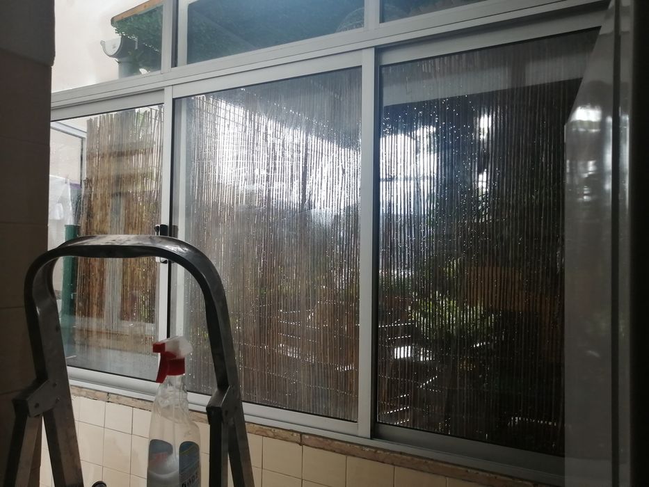 Aplicação de películas foscas, deixam passar luz