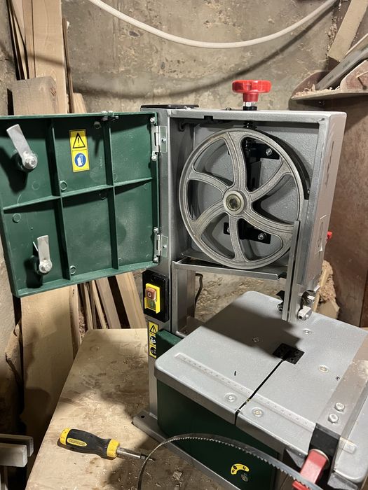 Ленточная пила  (Parkside) PBS 350A1