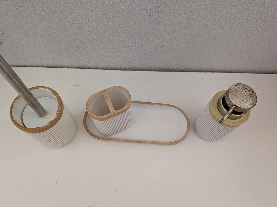 Conjunto de loiça de casa de banho