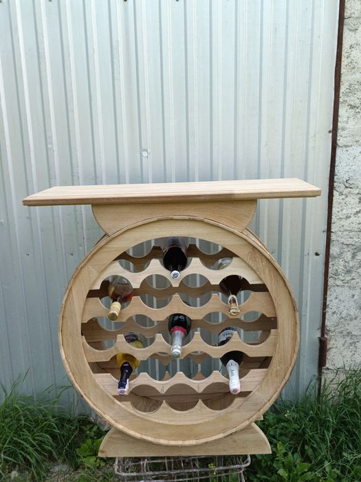 бочка з підставкою для пляшок.