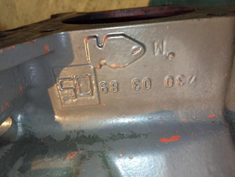 Używana obudowa skrzyni biegów MF 3090