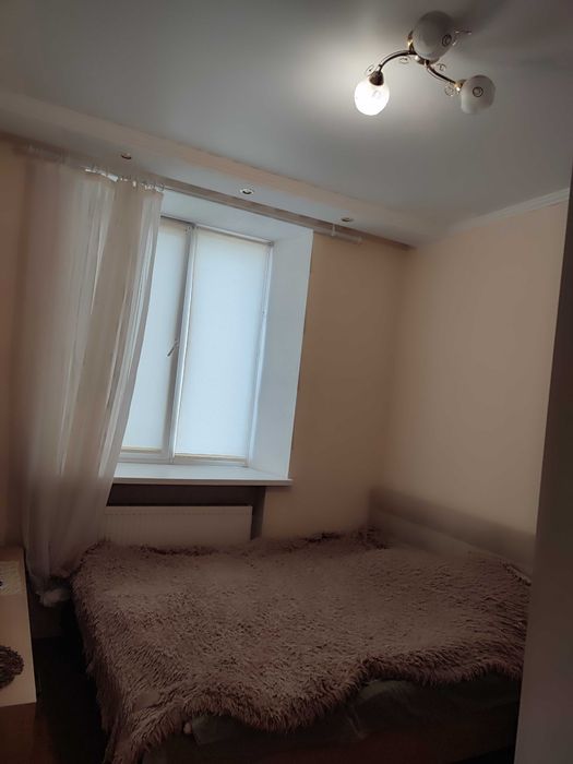 Продам трёхкомнатную квартиру с автономным отоплением .